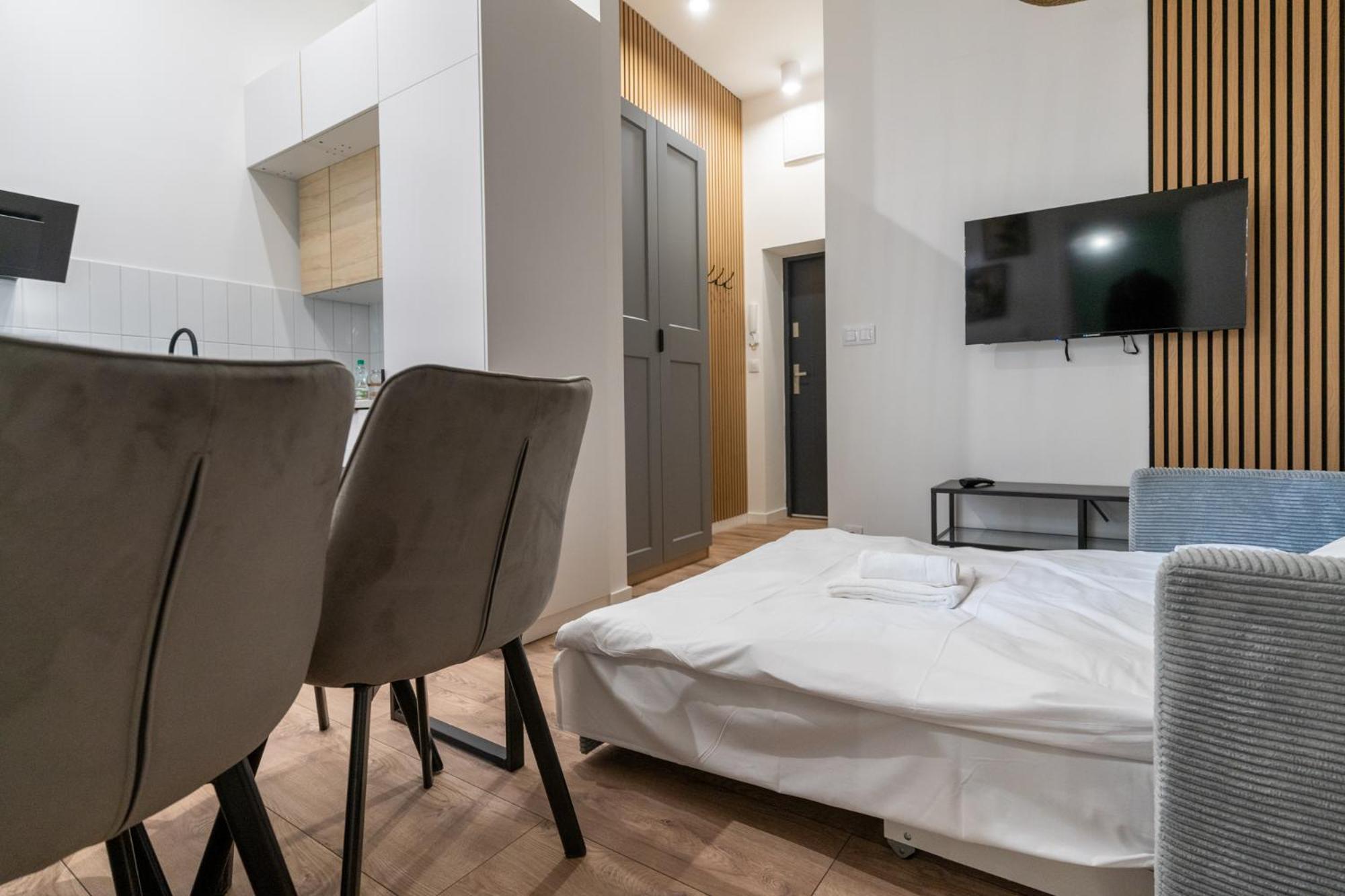 Zwirki I Wigury Apartment *