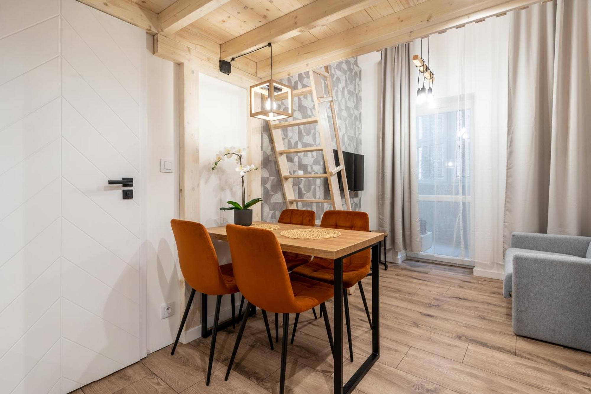 Zwirki I Wigury Apartment