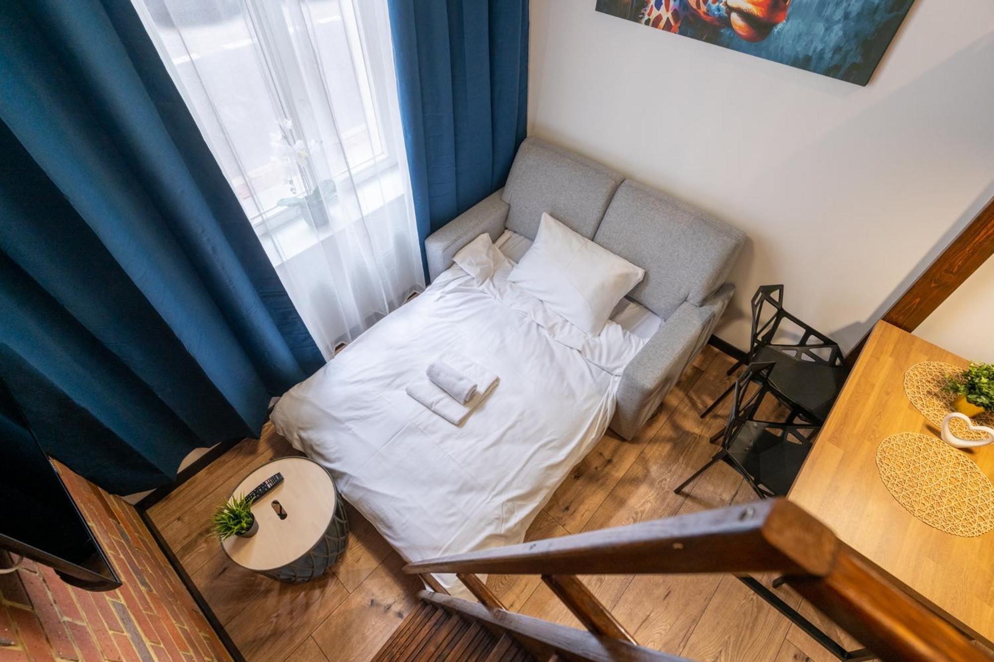 Zwirki I Wigury Apartment *