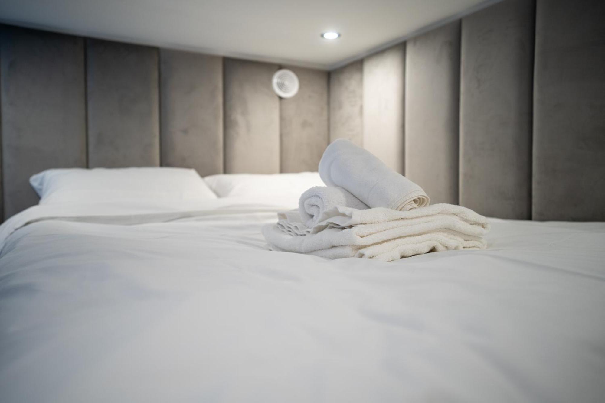 Zwirki I Wigury Apartment *